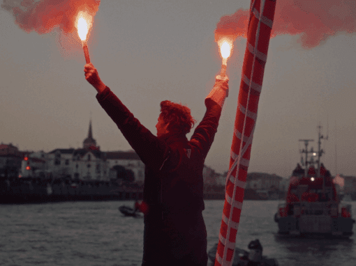 A force d’y croire